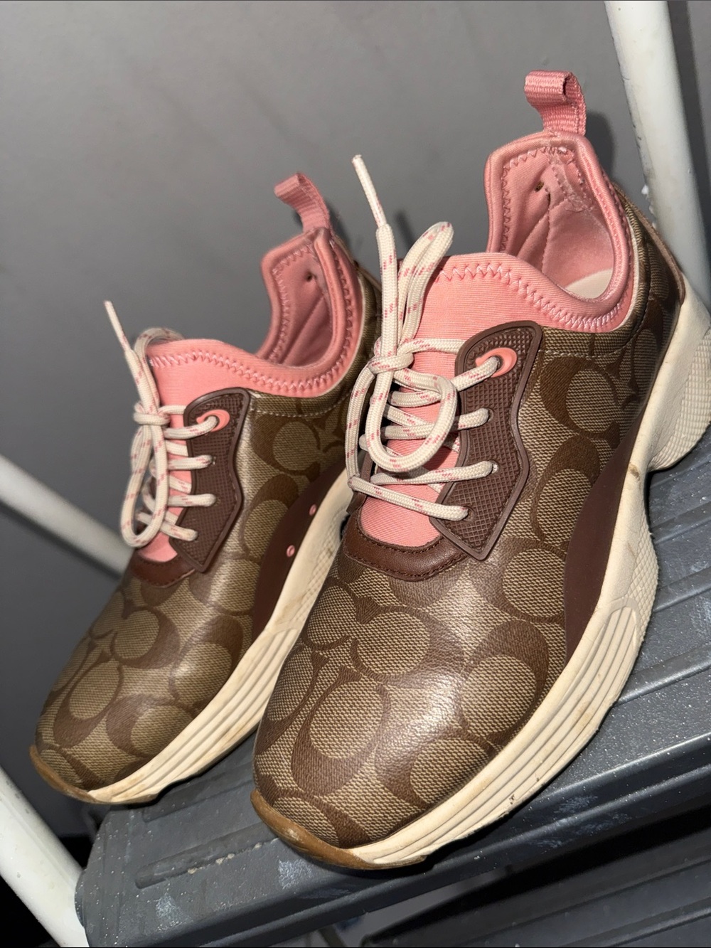 Coach shoes Brown Signature Logo Sneakers with Pink Trim